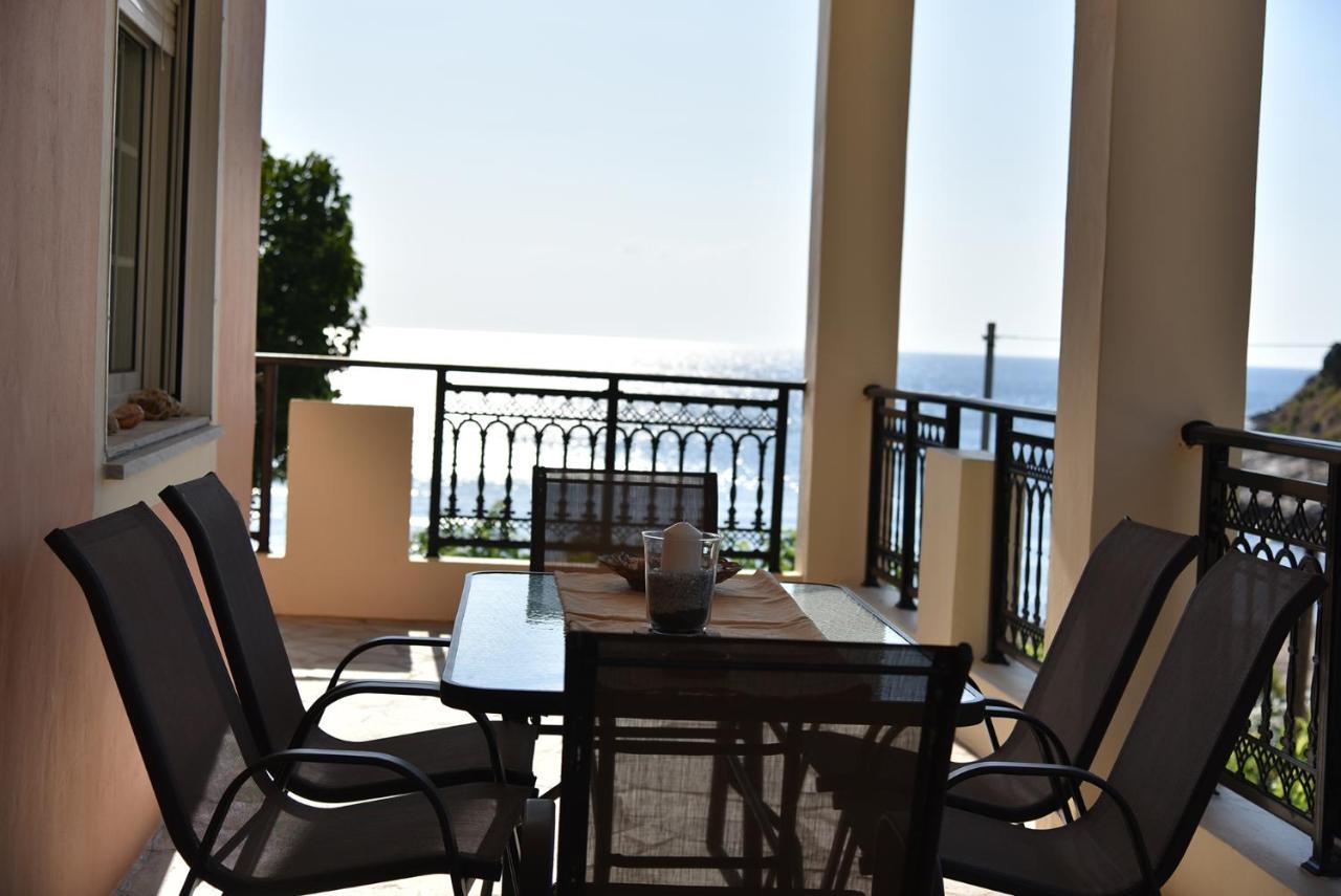 Irene'S Beach Front House Vromopousi 外观 照片