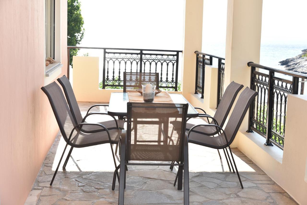 Irene'S Beach Front House Vromopousi 外观 照片