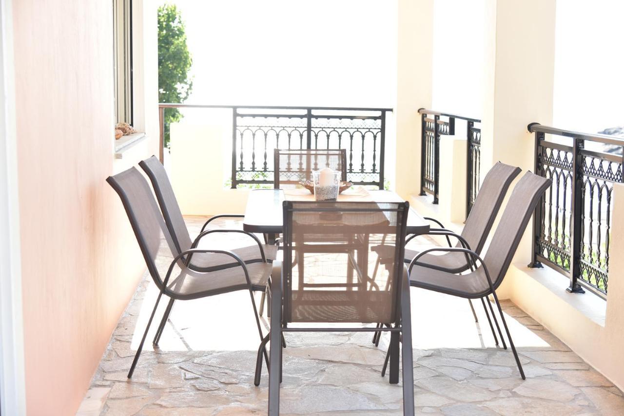 Irene'S Beach Front House Vromopousi 外观 照片