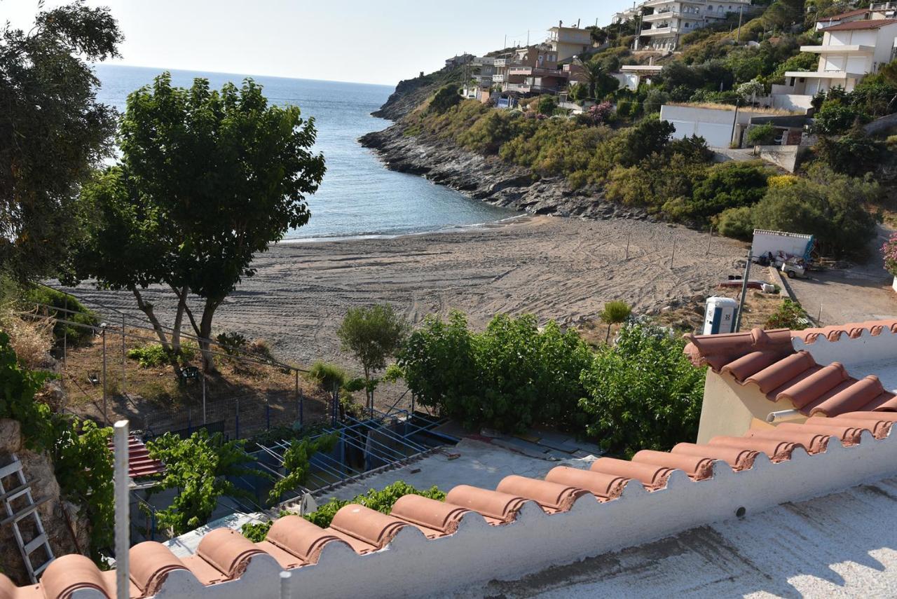 Irene'S Beach Front House Vromopousi 外观 照片