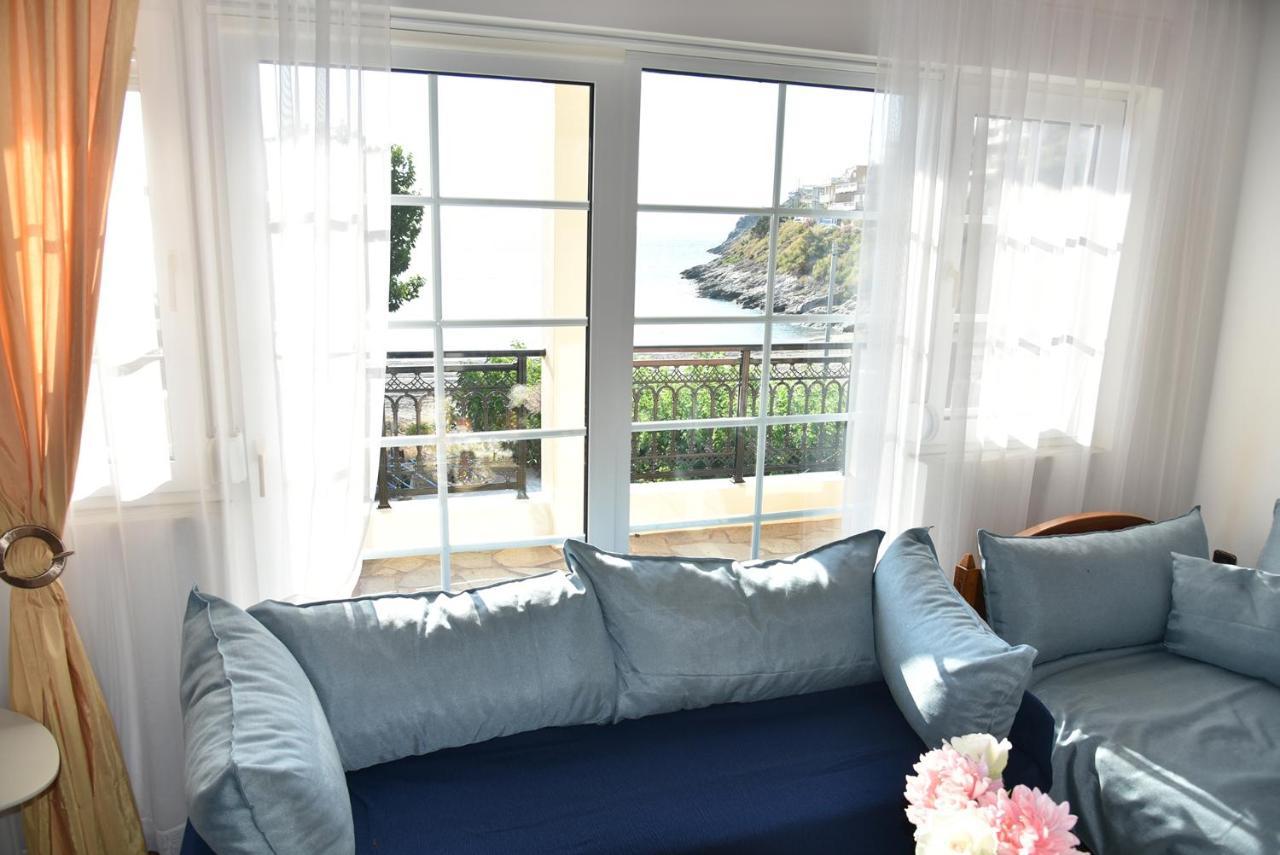 Irene'S Beach Front House Vromopousi 外观 照片