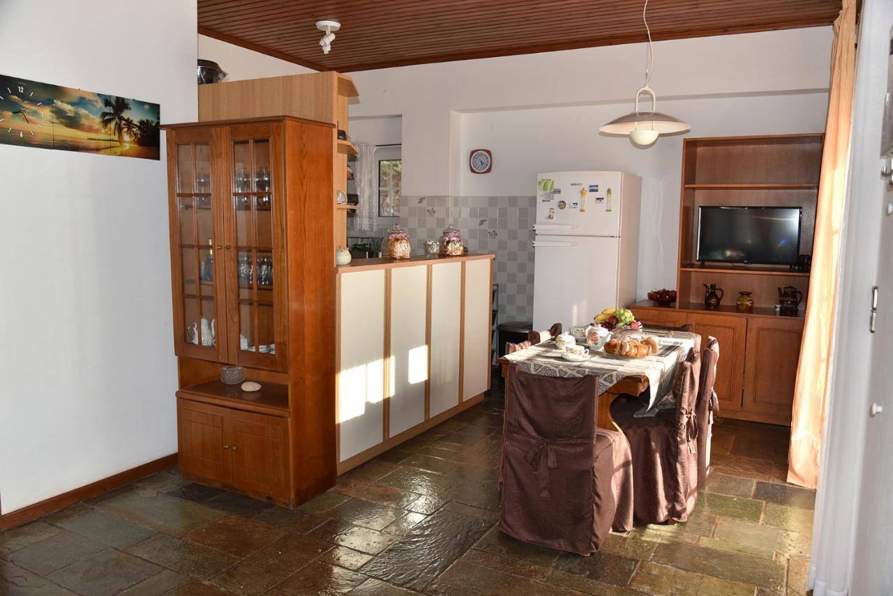 Irene'S Beach Front House Vromopousi 外观 照片