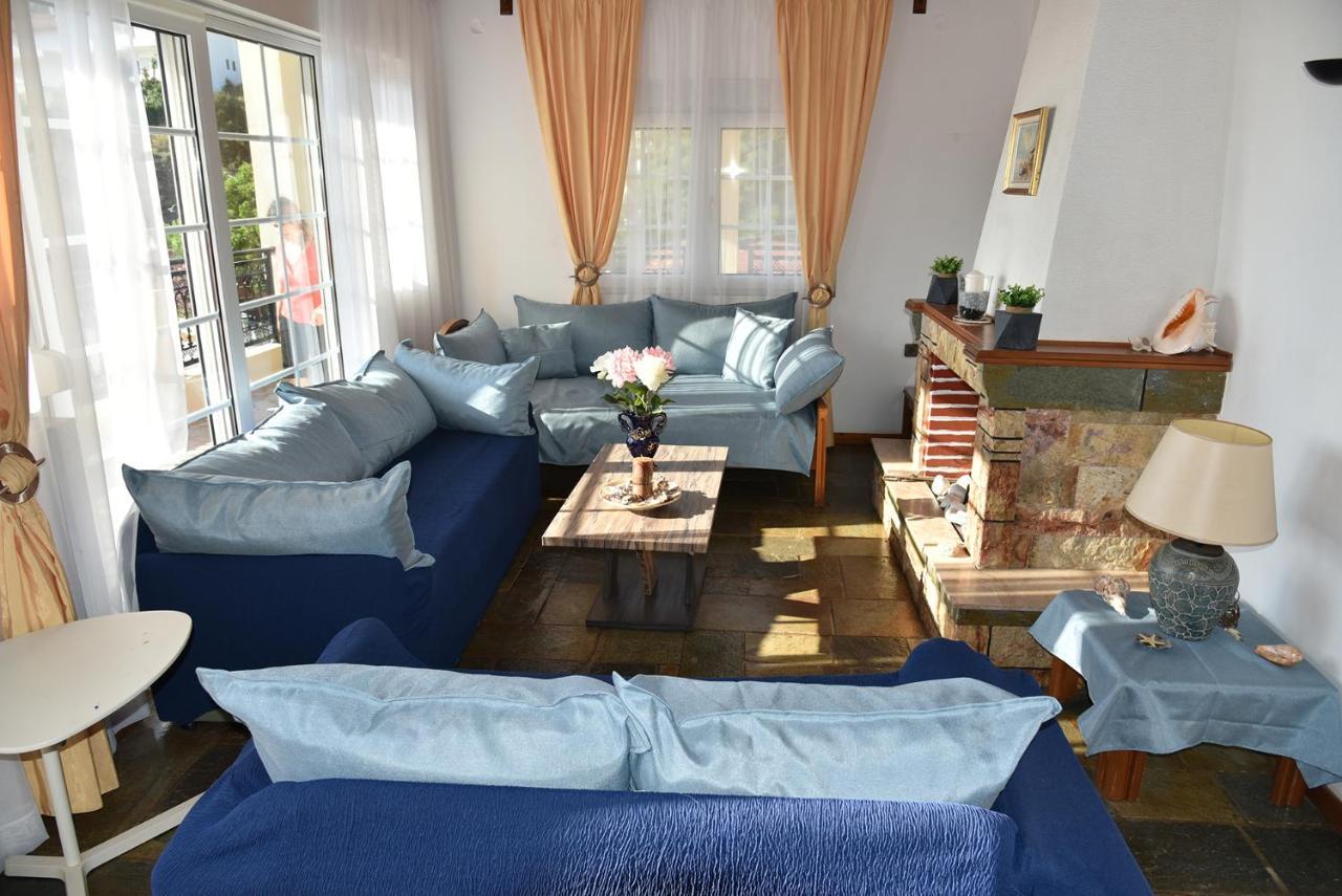 Irene'S Beach Front House Vromopousi 外观 照片