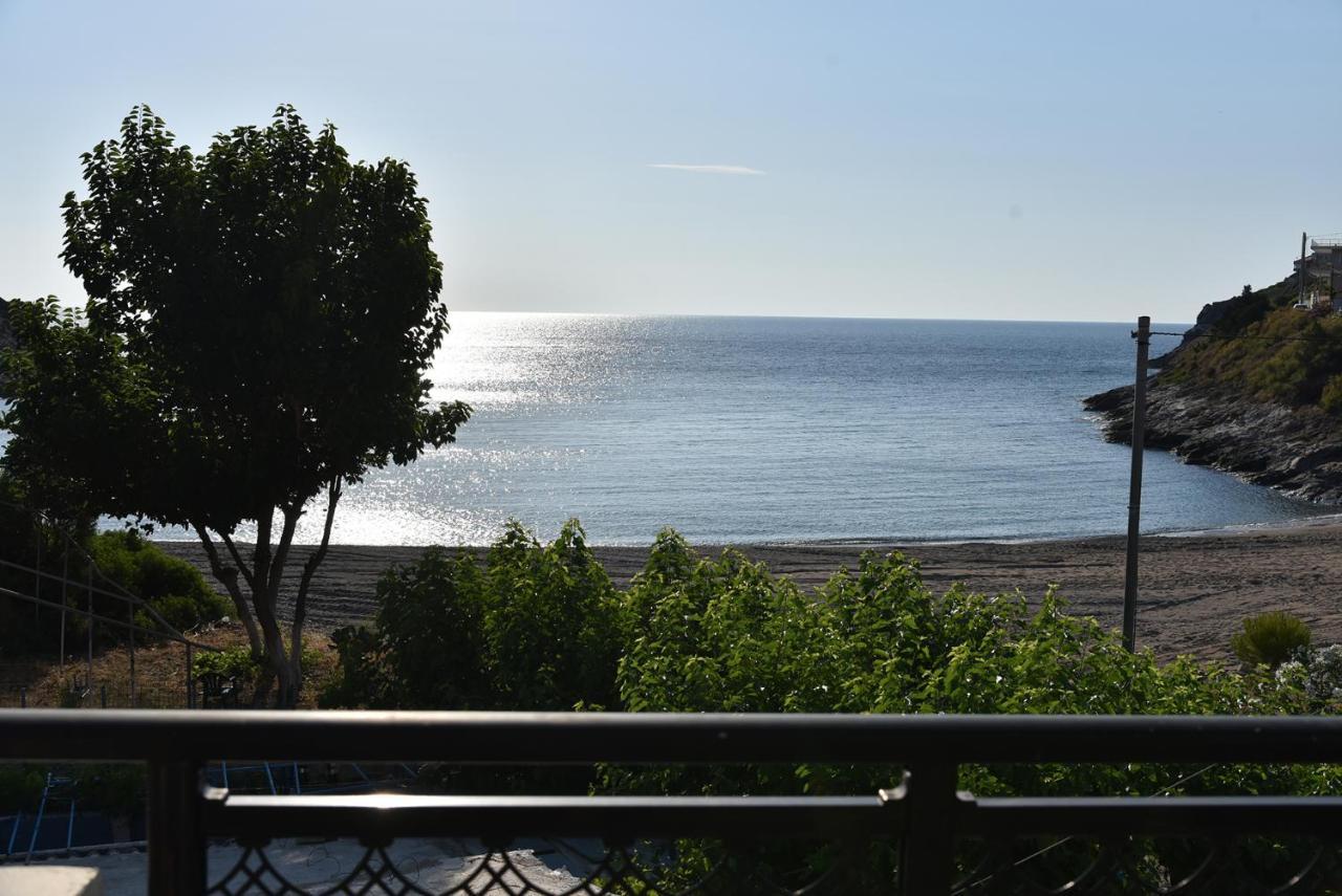 Irene'S Beach Front House Vromopousi 外观 照片
